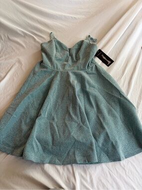 Ever-Pretty Women's Size Medium Shimmery Aqua Formal Dress NWT